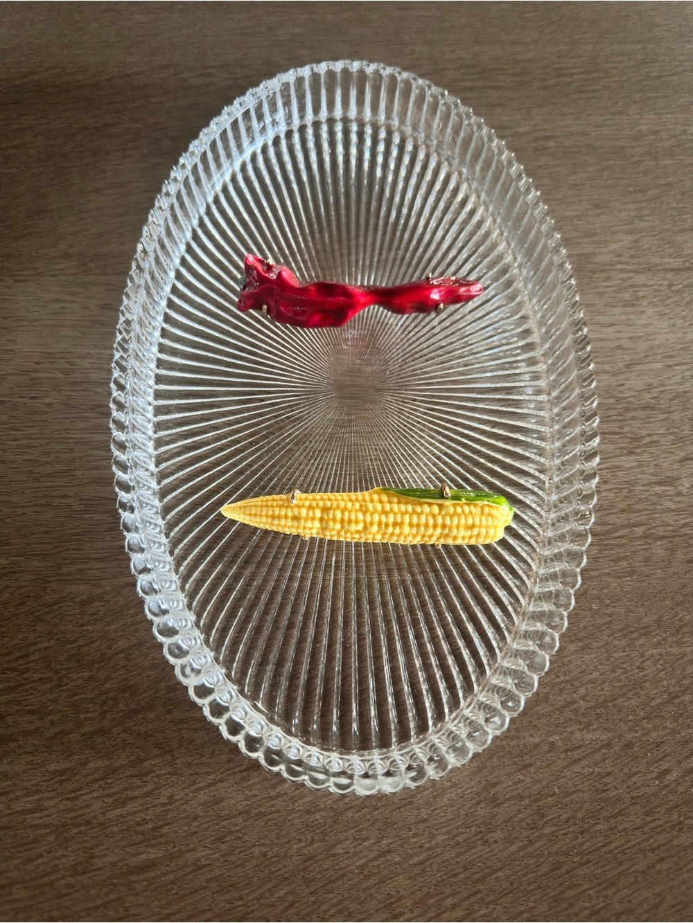 Zara Vegetable Novelty Corn and Chili Brooch Set — Yellow & Red
